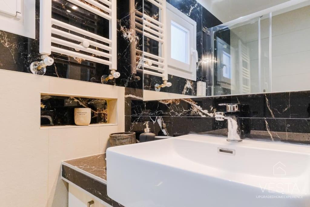 Theofilos Urban Apartment, Close To City Center سالونيك المظهر الخارجي الصورة