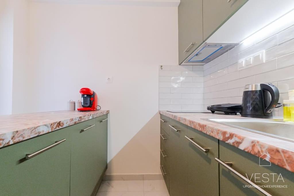 Theofilos Urban Apartment, Close To City Center سالونيك المظهر الخارجي الصورة